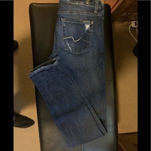 Size 29. 8.5” rise 15.5” across. Jeans have stretch